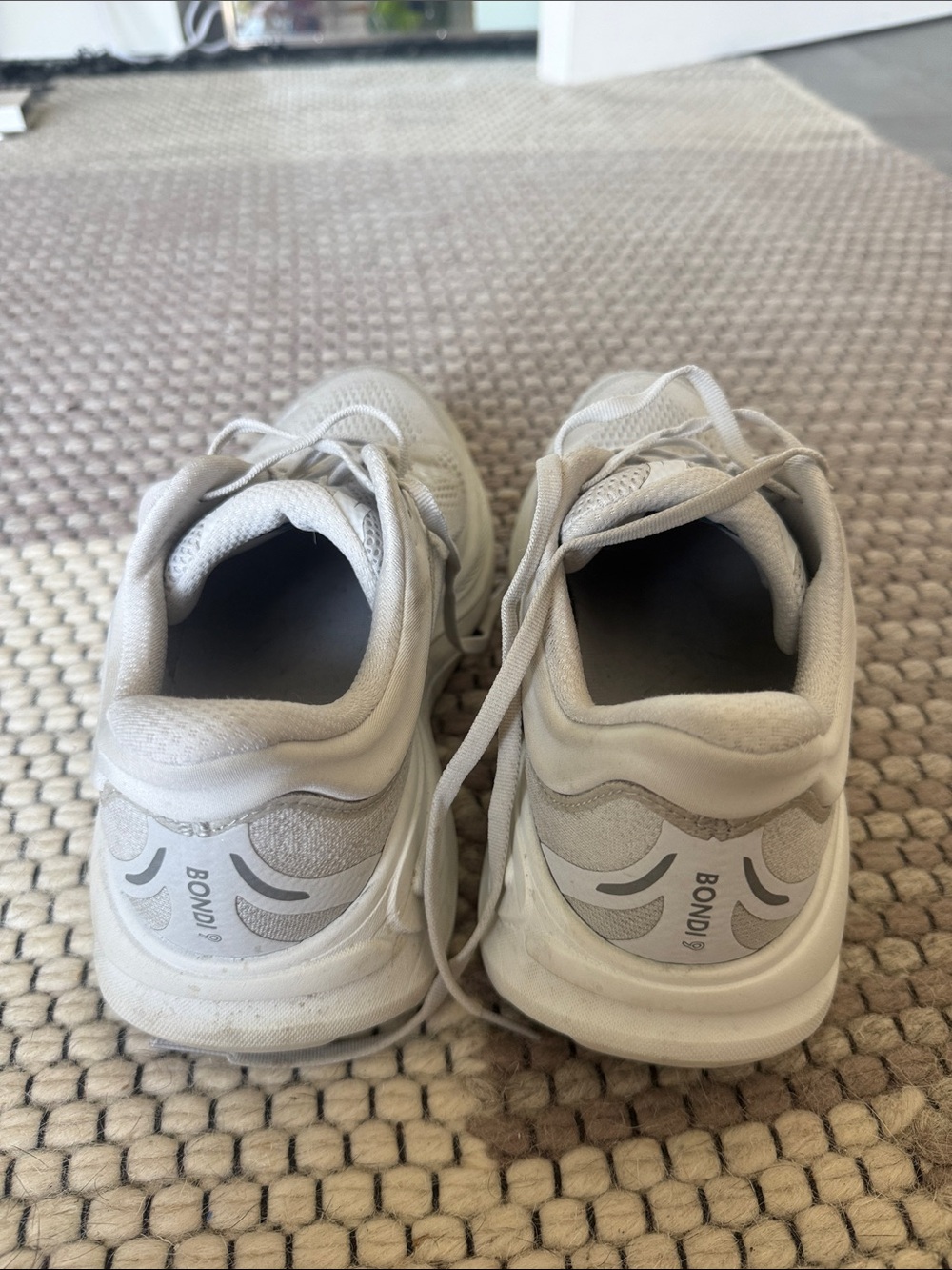 Hoka Women's Bondi 9 size 8.5 Running Shoes - Picture 2 of 5